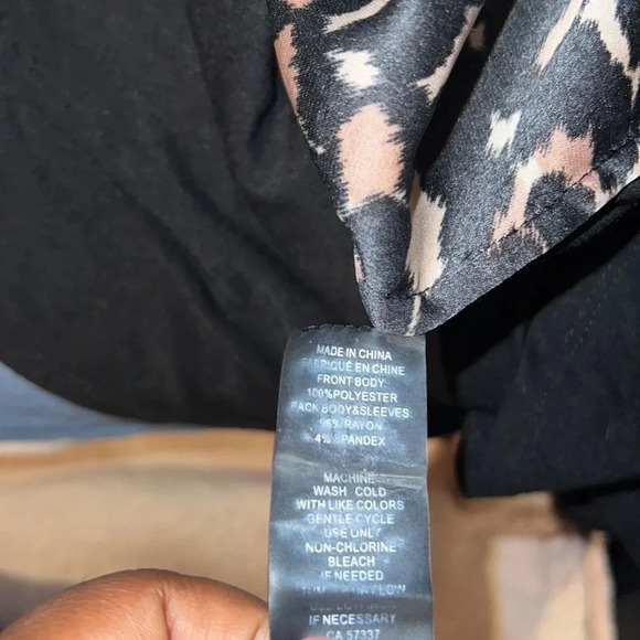 Vince camuto black leopard print panel Tunic blouse Sz L - Picture 11 of 11